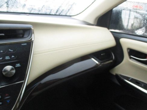 Used 2015 Toyota Avalon XLE image 16