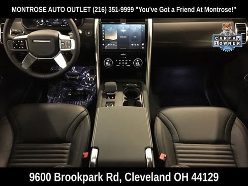 Used 2024 Land Rover Discovery Dynamic SE image 2