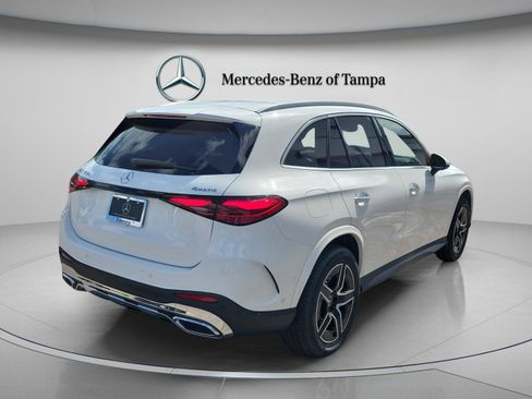 Used 2025 Mercedes-Benz GLC 350e 4MATIC image 3