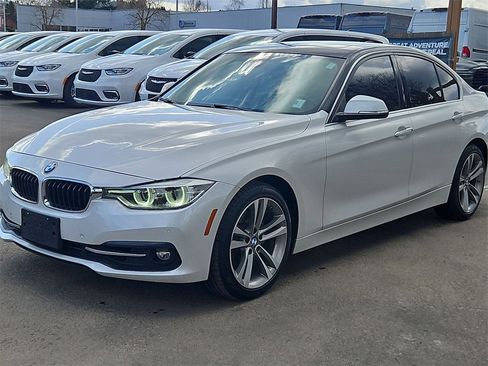 Used 2017 BMW 330i Sedan image 3