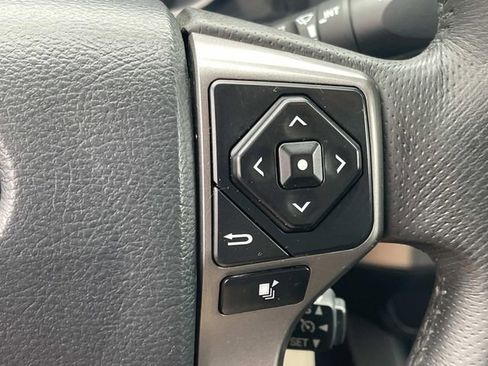 Used 2017 Toyota Tacoma SR5 w/ Tow Package AWD/4WD image 32