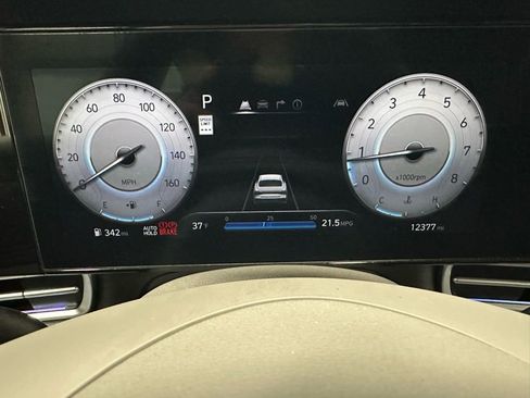 Used 2025 Hyundai Elantra SEL image 23