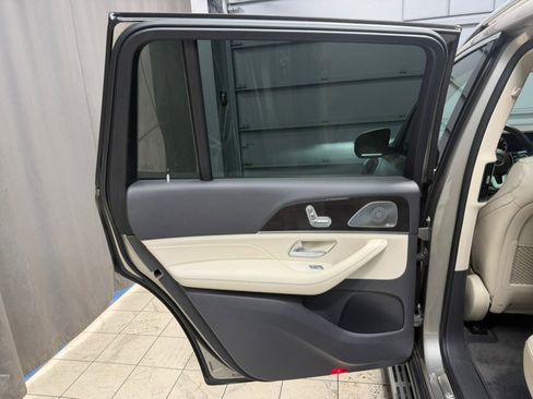 Used 2020 Mercedes-Benz GLS 450 4MATIC image 17