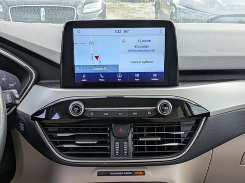 Used 2021 Ford Escape SE w/ Convenience Package image 17