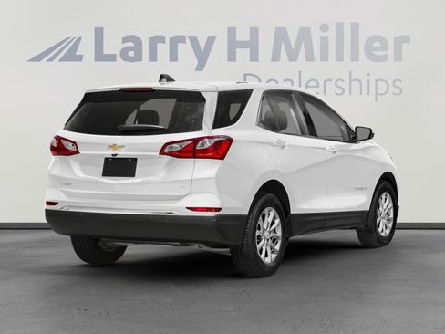 Used 2018 Chevrolet Equinox LT FWD image 3