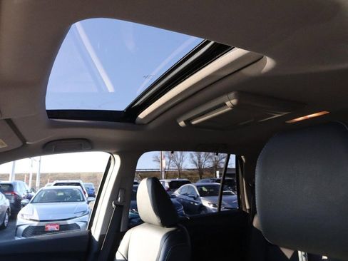 Used 2017 Honda Pilot Touring image 9