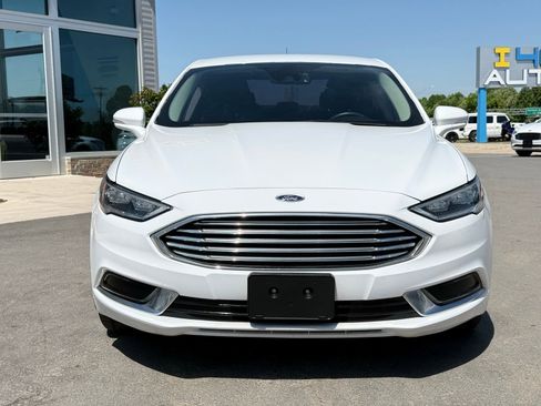 Used 2018 Ford Fusion SE w/ Equipment Group 602A FWD image 5