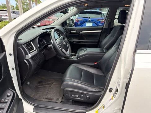 Used 2016 Toyota Highlander XLE FWD image 23