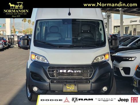 Used 2025 RAM ProMaster 2500 w/ Convenience Group FWD image 2