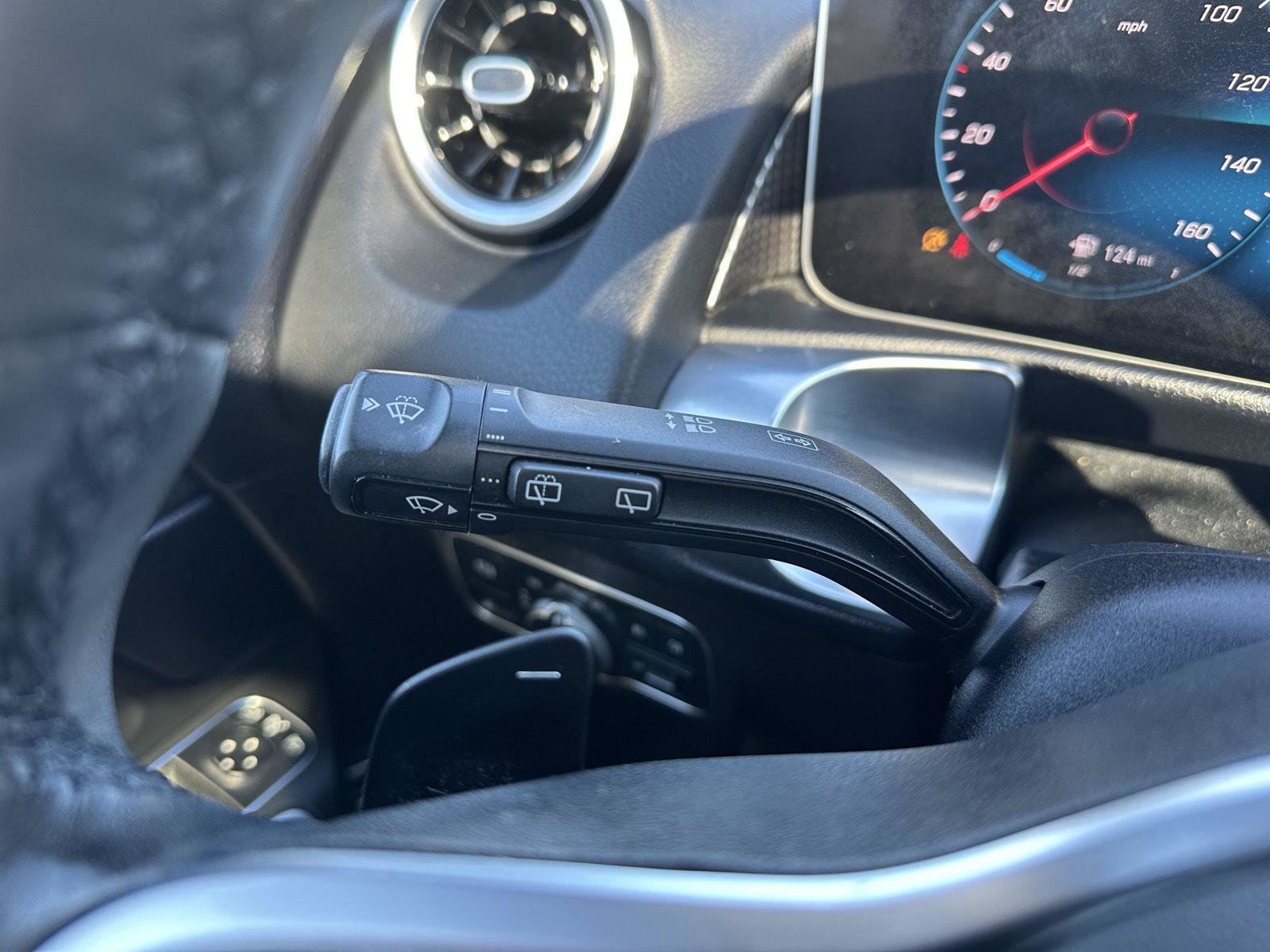 Used 2020 Mercedes-Benz GLB 250 4MATIC image 31