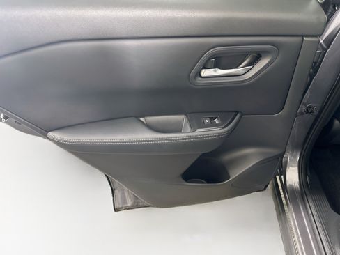Used 2024 Nissan Rogue SV FWD image 24