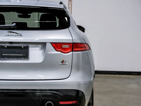 Used 2019 Jaguar F-PACE S image 48