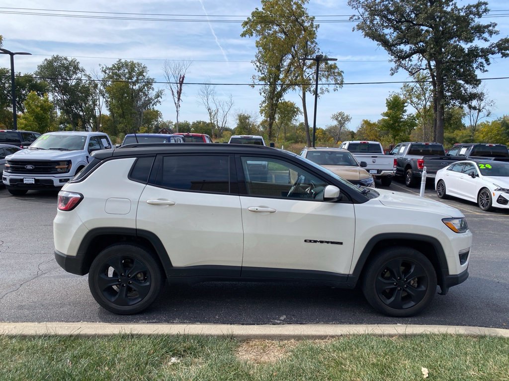 Used 2018 Jeep Compass Latitude w/ Popular Equipment Group AWD/4WD image 4