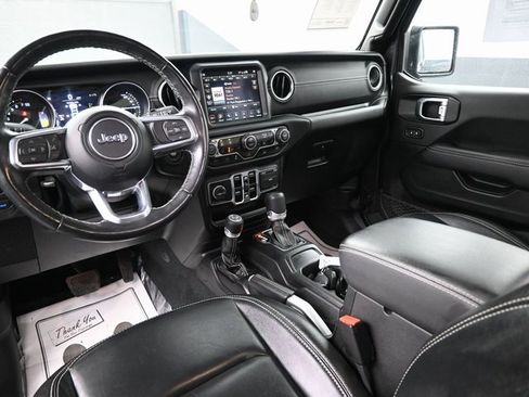 Used 2022 Jeep Wrangler Unlimited Sahara w/ Cold Weather Group image 10