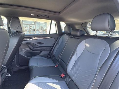 New 2026 Volkswagen Tiguan SE R-Line FWD image 12