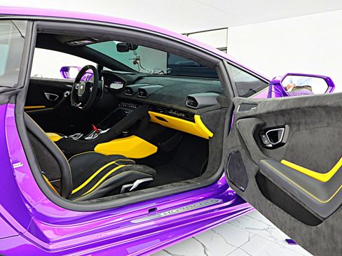 Used 2024 Lamborghini Huracan Tecnica RWD image 37