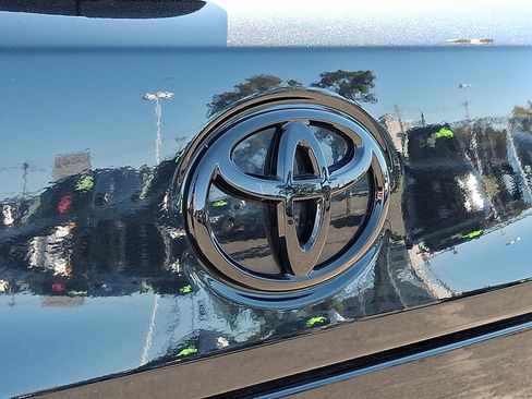 Used 2024 Toyota Corolla Cross AWD Hybrid image 31