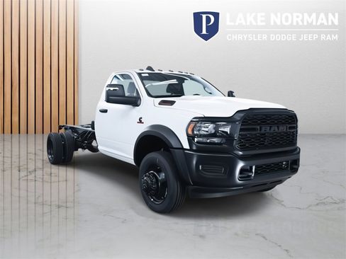 New 2024 RAM 5500 Tradesman image 2