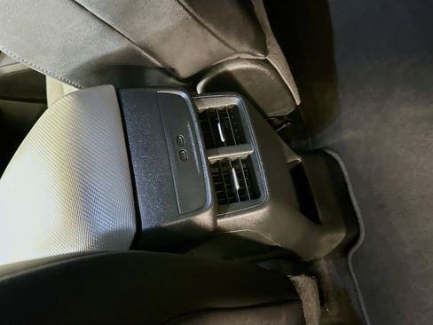 Used 2025 Chevrolet Equinox LT w/ Convenience Package II image 27