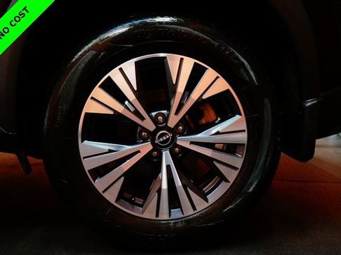 Used 2022 Nissan Rogue SV image 77