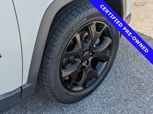 Used 2018 Jeep Compass Limited AWD/4WD image 12