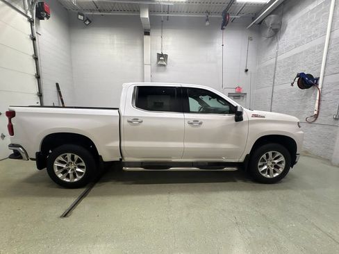 Used 2020 Chevrolet Silverado 1500 LTZ w/ LTZ Premium Package AWD/4WD image 3