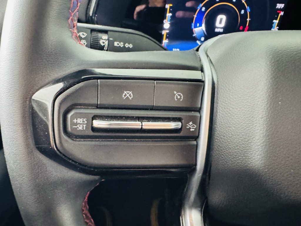 Used 2023 Chevrolet Colorado Z71 AWD/4WD image 10