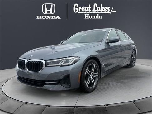 Used 2022 BMW 530i xDrive w/ Premium Package image 2