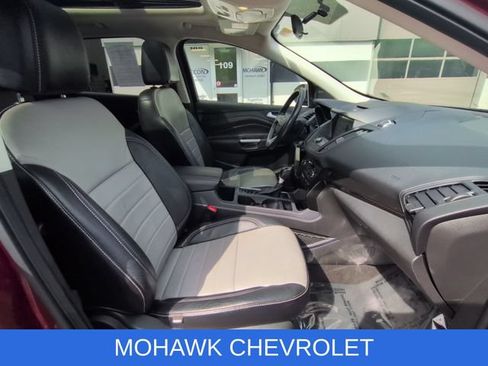 Used 2017 Ford Escape SE w/ Equipment Group 201A AWD/4WD image 28