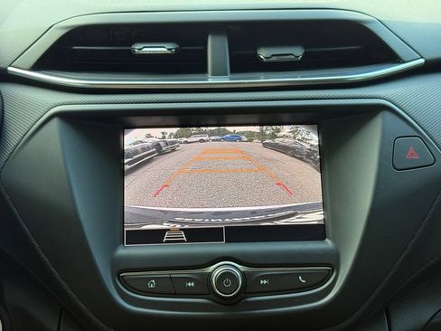 Used 2023 Chevrolet TrailBlazer LT FWD image 14