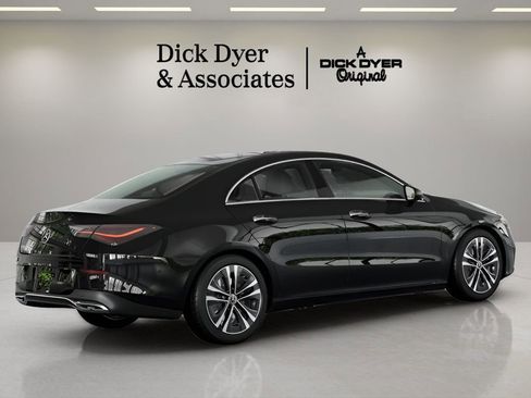 Used 2025 Mercedes-Benz CLA 250 image 11