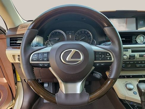Used 2017 Lexus ES 350 w/ Navigation System Package FWD image 20