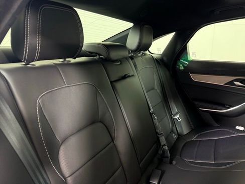 Used 2024 Jaguar XF R-Dynamic SE image 32