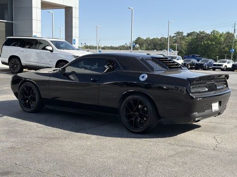 Used 2022 Dodge Challenger GT RWD image 3