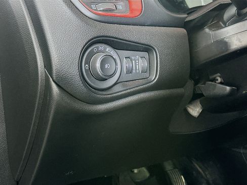 Used 2018 Jeep Renegade Trailhawk AWD/4WD image 16
