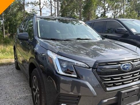 Used 2022 Subaru Forester Premium AWD/4WD image 1