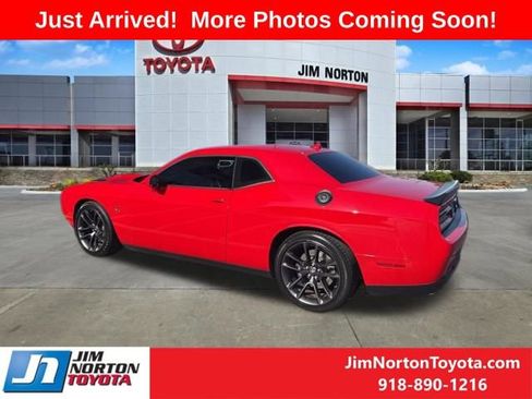 Used 2022 Dodge Challenger R/T Scat Pack RWD image 3