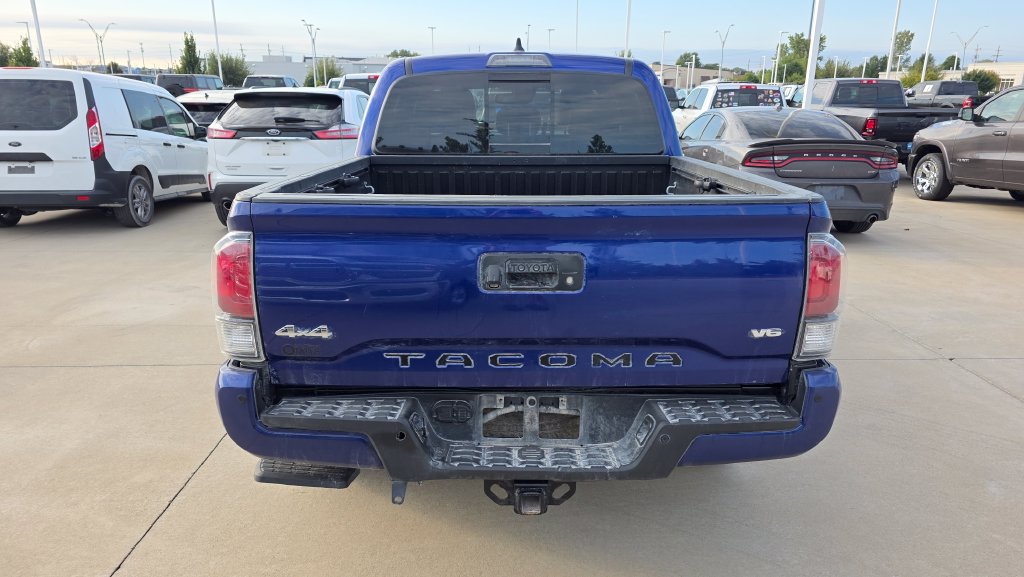 Used 2022 Toyota Tacoma Limited AWD/4WD image 4