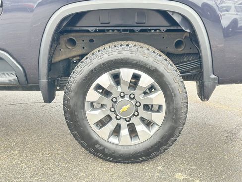 Used 2024 Chevrolet Silverado 2500 Custom w/ Custom Value Package image 30