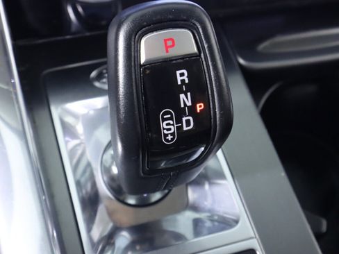 Used 2020 Land Rover Range Rover Sport SE image 23