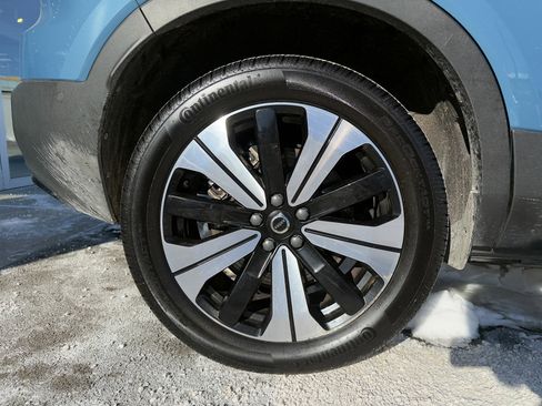 Certified 2023 Volvo XC40 Recharge Plus image 11