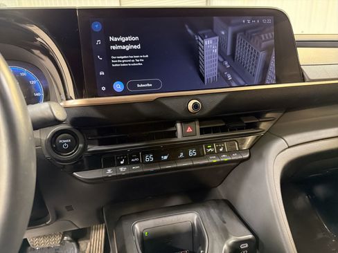 Used 2023 Toyota Crown XLE image 19