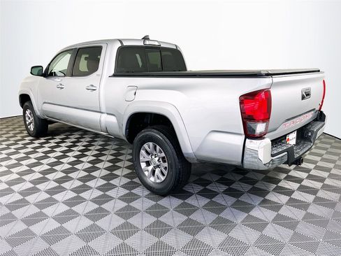 Used 2018 Toyota Tacoma SR5 image 6
