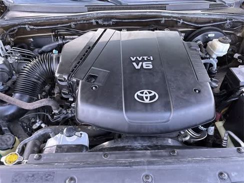 Used 2014 Toyota Tacoma PreRunner w/ SR5 Package image 15