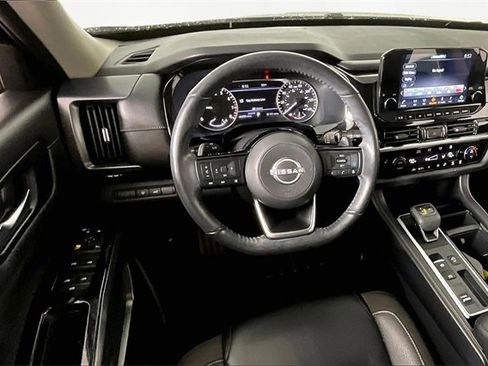 Used 2023 Nissan Pathfinder SL w/ Lighting Package (N92) image 8