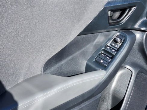 Used 2024 Subaru Crosstrek 2.0i Premium image 11