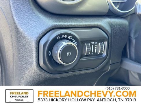 Used 2020 Jeep Wrangler Unlimited Sahara image 23