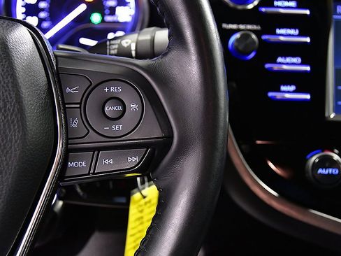 Used 2020 Toyota Camry SE image 16