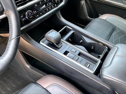 Used 2022 Nissan Pathfinder Platinum w/ Cargo Package FWD image 17