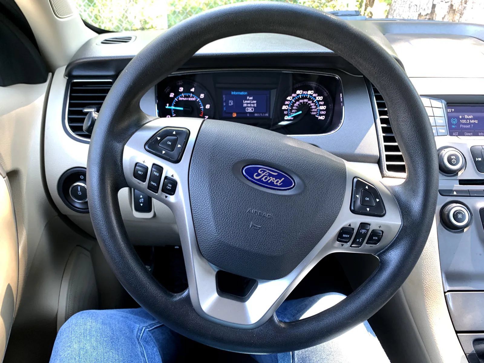 Used 2019 Ford Taurus SE FWD image 13